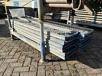 Layher stalen steigerplanken (2,00 m) - afbeelding 1 van  4
