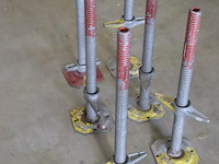 Layher voetspindel t.b.v. steiger - 6 stuks - afbeelding 1 van  3