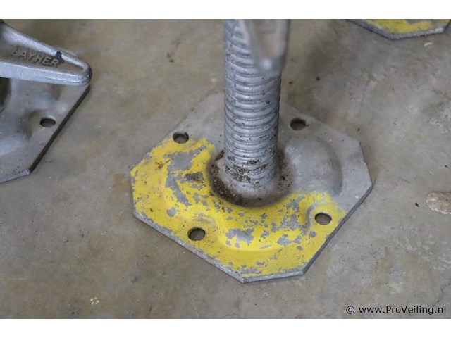 Layher voetspindel t.b.v. steiger - 6 stuks - afbeelding 2 van  3
