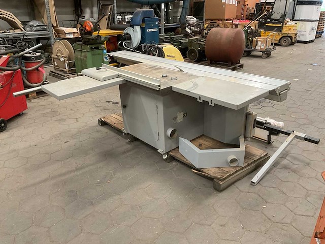 Lazzari juno 3200 formaatzaagmachine - afbeelding 2 van  9