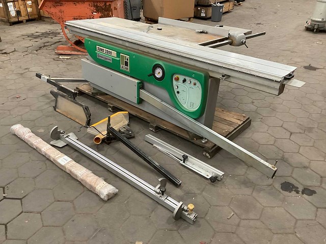 Lazzari juno 3200 formaatzaagmachine - afbeelding 1 van  2