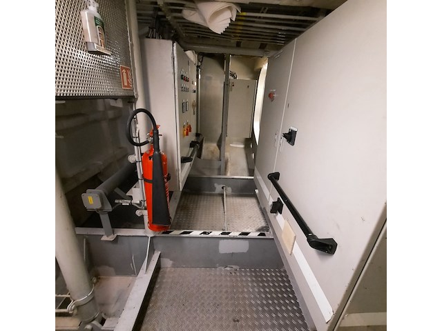 Lcu-landingsvaartuig, scheepswerf visser, 1998 - afbeelding 24 van  74