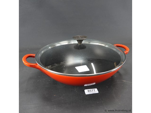 Le creuset geëmailleerde gietijzeren wok met glazen deksel - afbeelding 1 van  5