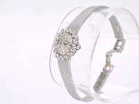 Le monde dameshorloge met diamanten - afbeelding 7 van  13