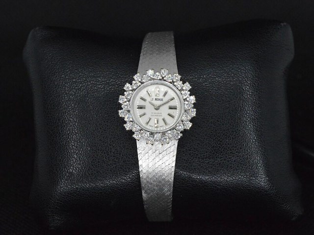 Le monde dameshorloge met diamanten - afbeelding 2 van  5