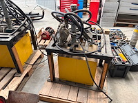 Lebon & gimbair mobiele vloeistof opslagtank met pneumatische membraanpomp en slangen (2x) - afbeelding 14 van  14