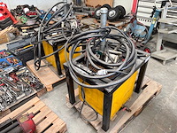 Lebon & gimbair mobiele vloeistof opslagtank met pneumatische membraanpomp en slangen (2x) - afbeelding 6 van  13