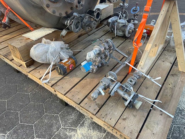 Lechmann ag - 3816-1 -reactor vessel with half-pipe coil heating/cooling - 1999 - afbeelding 1 van  5