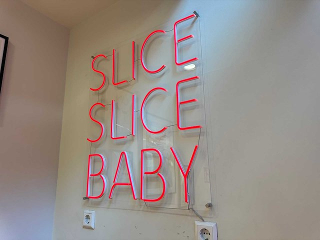 Led-bord "slice slice baby" - afbeelding 2 van  2