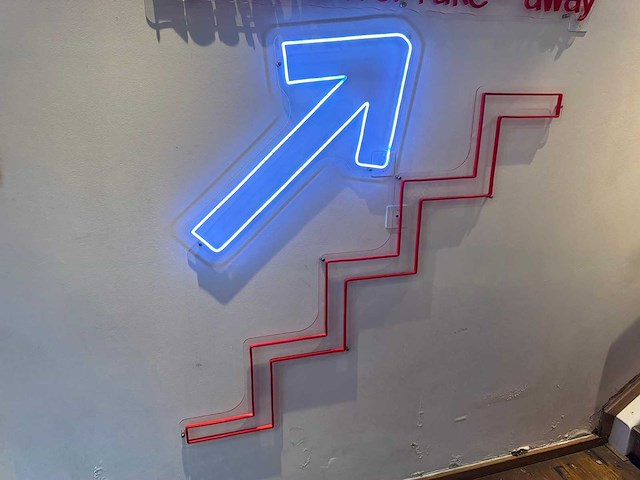 Led-bord "stairs up" - afbeelding 1 van  3