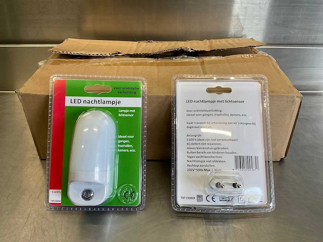Led nachtlamp - sensor - 5 led’s (12x) - afbeelding 1 van  5