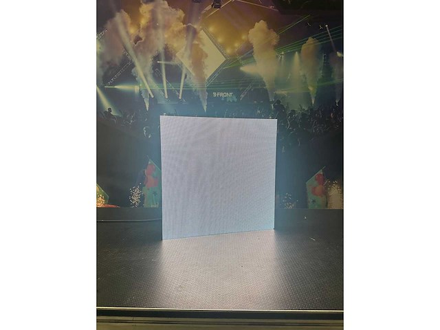 Led panel set, 16 pcs, met flight case p4.8 - afbeelding 2 van  5