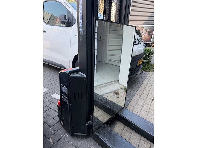 Led spiegel 104x64cm showmodel! zonder doos en of verpakking - afbeelding 4 van  6