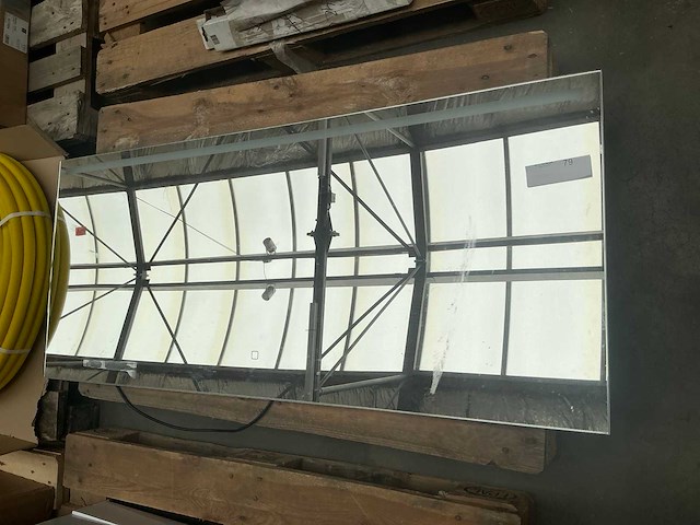 Led spiegel 140x60cm - afbeelding 1 van  5