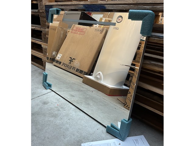 Led spiegel 80x3x60 cm - afbeelding 1 van  4