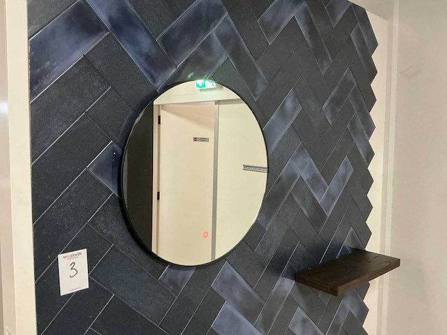 Led-spiegel met bankje en wandplank - afbeelding 2 van  5