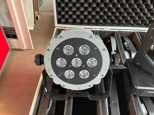 Led spots en movinghead (10x) - afbeelding 1 van  5