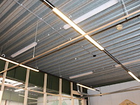 Led tl's aan rails, lengte rails circa 10 m. dient door u zelf gedemonteerd te worden. - afbeelding 1 van  5