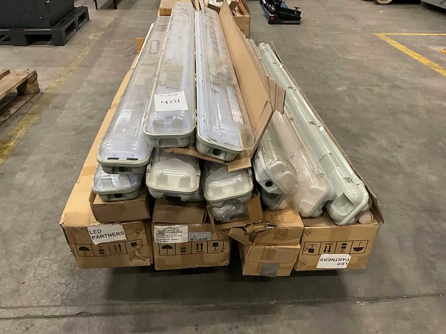 Led-tube partij plafondlampen - afbeelding 2 van  2