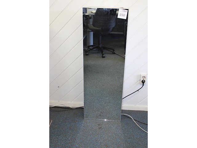Led wandspiegel met opbergruimte. afmeting 37 x 10 x 110 cm. incl. sleutel. - afbeelding 2 van  3