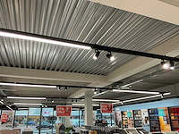 Led winkelverlichting circa 100 meter - afbeelding 1 van  5