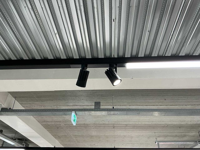 Led winkelverlichting circa 100 meter - afbeelding 2 van  5