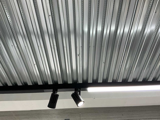 Led winkelverlichting circa 100 meter - afbeelding 4 van  5