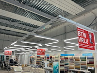 Led winkelverlichting circa 180 meter - afbeelding 1 van  9