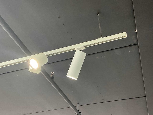 Led winkelverlichting circa 210 meter - afbeelding 5 van  8