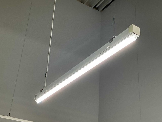 Led winkelverlichting circa 210 meter - afbeelding 7 van  8