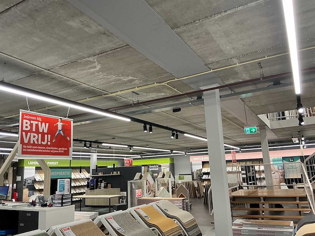 Led winkelverlichting circa 250 meter - afbeelding 5 van  7