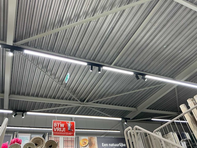 Led winkelverlichting circa 250 meter - afbeelding 7 van  7