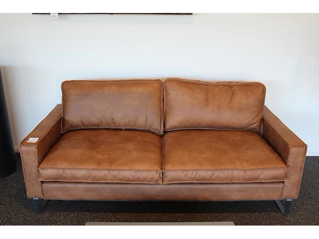 Lederen 3-zits bank, afm. 205 x 98 x hoogte rugleuning 90 cm. - afbeelding 1 van  2
