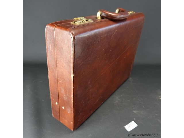 Lederen attachekoffer - afbeelding 2 van  5