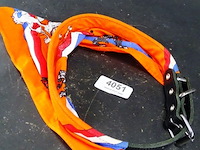 Lederen hondenhalsband met oranje slab - afbeelding 1 van  3