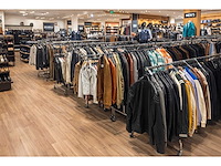 Lederen kleding wegens winkelsluiting