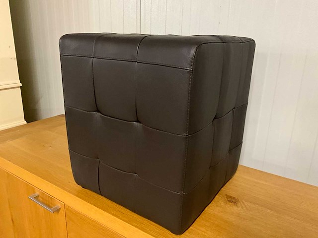 Lederen poef - afbeelding 1 van  4