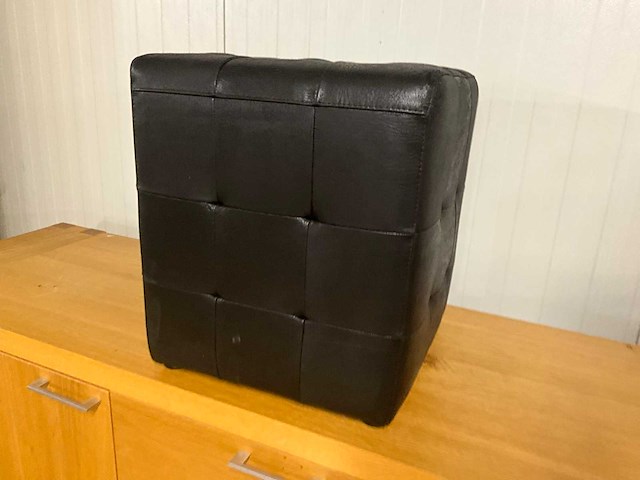 Lederen poef - afbeelding 2 van  7