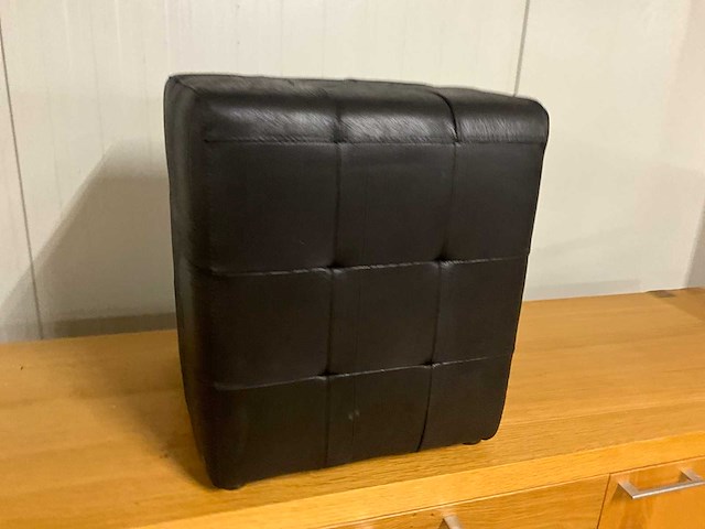 Lederen poef - afbeelding 4 van  7