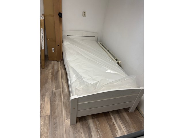 Ledikant inclusief matras 90x200cm - afbeelding 1 van  5