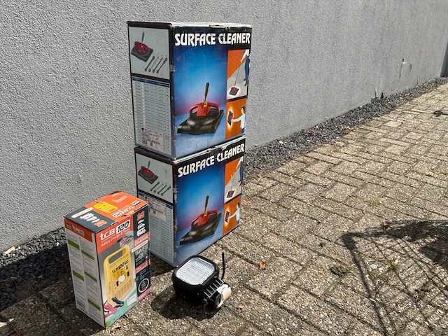 Ledlamp, acculader en opzetstukken voor hogedruk reiniger (4x) - afbeelding 2 van  7