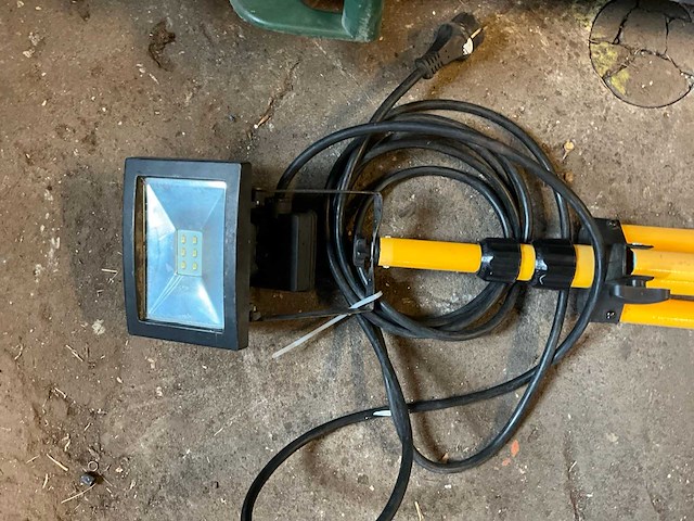 Ledlamp, bladblazer en kabelhaspel - afbeelding 2 van  5