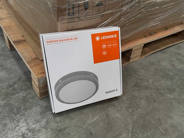 Ledvance - surface bulkhead 300 sensor - led plafond- en wandarmaturen (160x) - afbeelding 3 van  7
