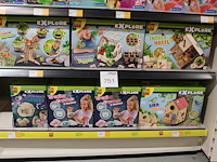 Leerspellen ses explore ruim 20 stuks op twee schappen. - afbeelding 1 van  3