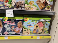 Leerspellen ses explore ruim 20 stuks op twee schappen. - afbeelding 3 van  3