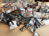 Leesbril diverse modellen, kleuren en sterktes (100x) - afbeelding 1 van  2