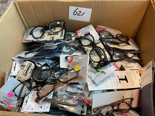 Leesbril diverse modellen, kleuren en sterktes (125x) - afbeelding 1 van  2