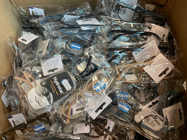 Leesbril diverse modellen, kleuren en sterktes (200x) - afbeelding 1 van  3