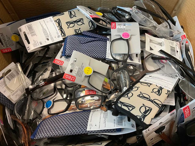 Leesbril diverse modellen, kleuren en sterktes (200x) - afbeelding 2 van  3