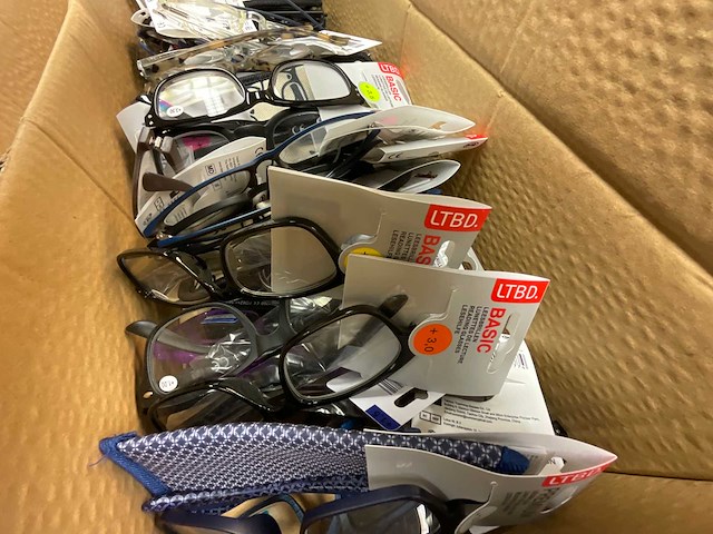 Leesbril diverse modellen, kleuren en sterktes (300x) - afbeelding 3 van  4